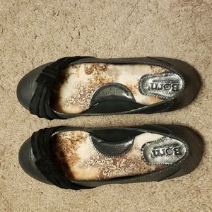 Born women's flats